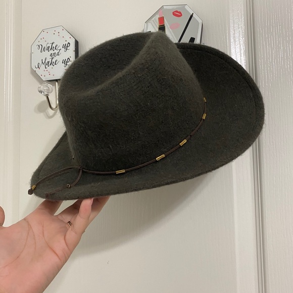 Fall hats - Picture 2 of 3